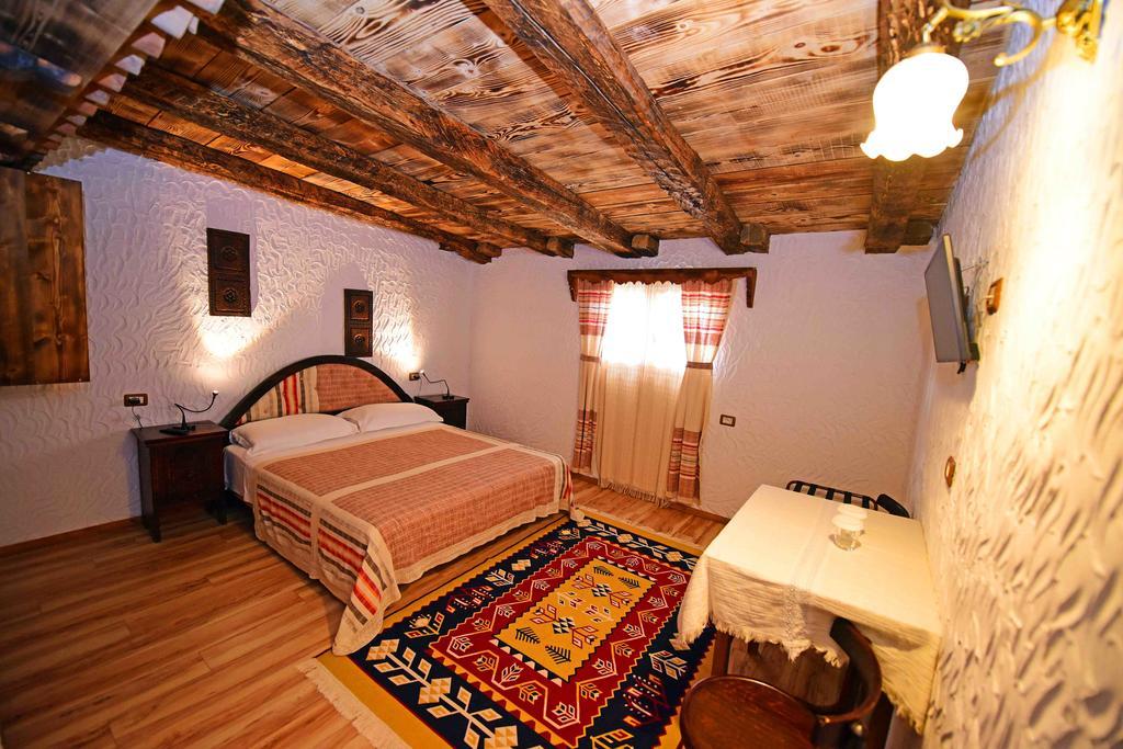 Hotel Tradita Shkodër 외부 사진